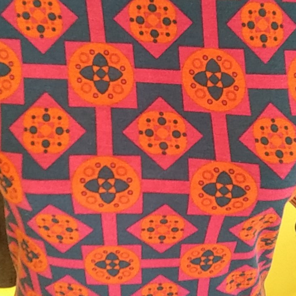 LulaRoe Randy - Picture 2 of 5